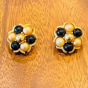 Vintage Multicolor Pearl Cluster Clip-on Studs